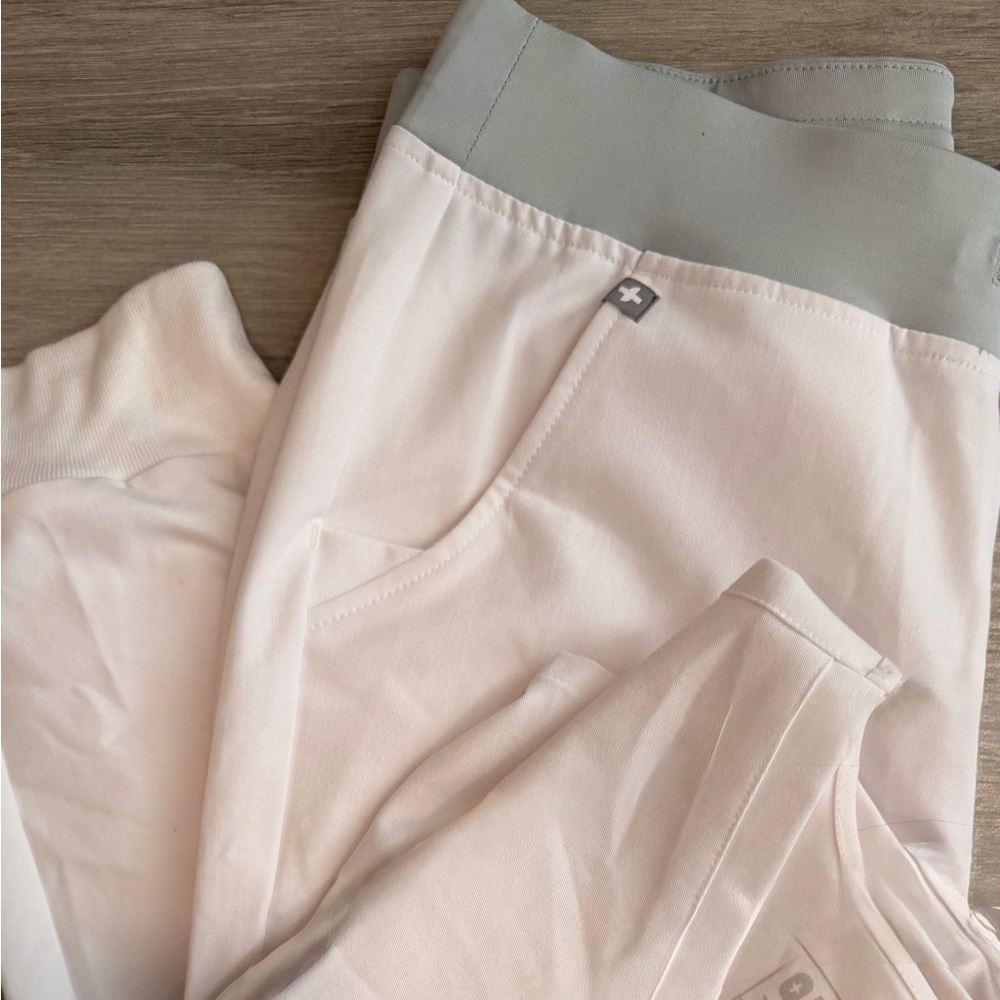 FIGS White High-Waisted Zamora Joggers -- Small